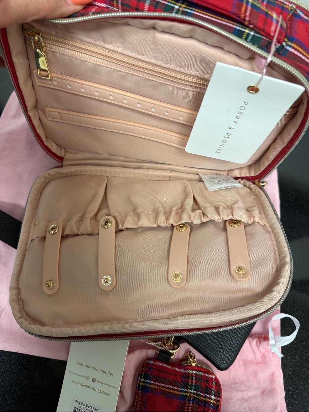 NWT ❤️🏴 - Poppy & Peonies Red Plaid Cosmetic Case + Daily Duo Wristlet Set - Picture 8 of 12
